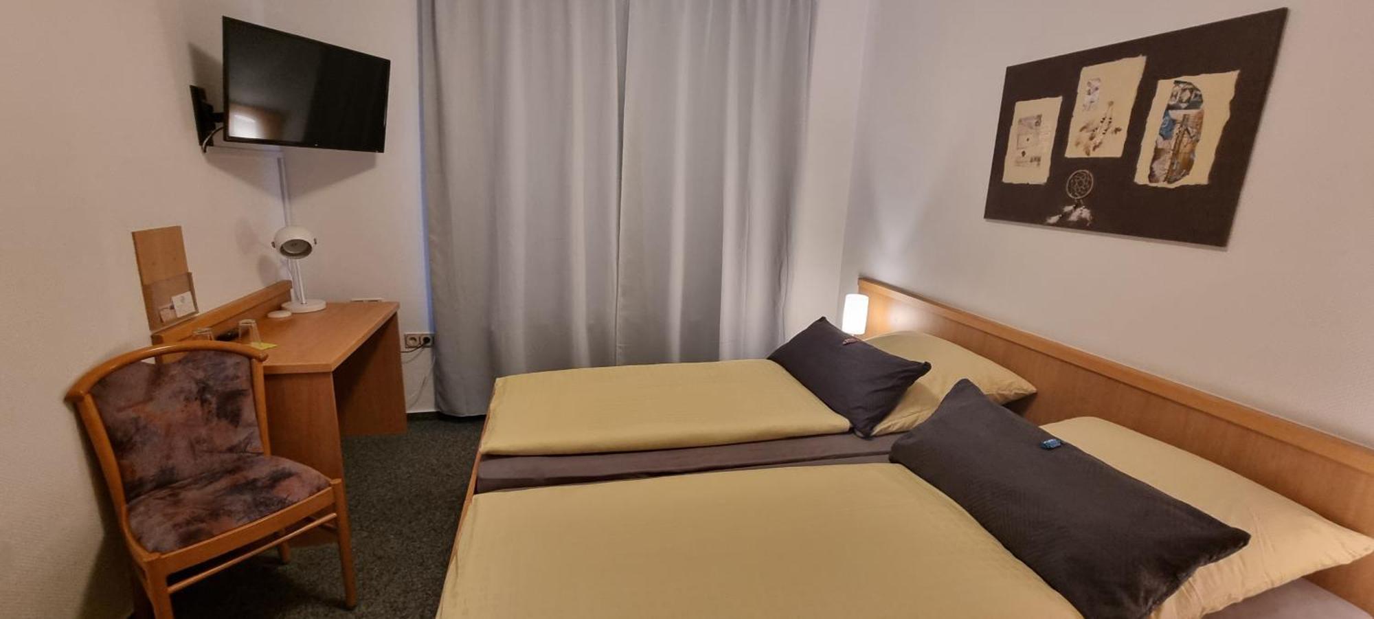Hotel Alt Oesselse Sarstedt Quarto foto