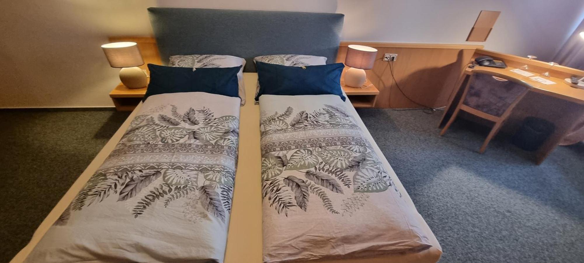 Hotel Alt Oesselse Sarstedt Quarto foto